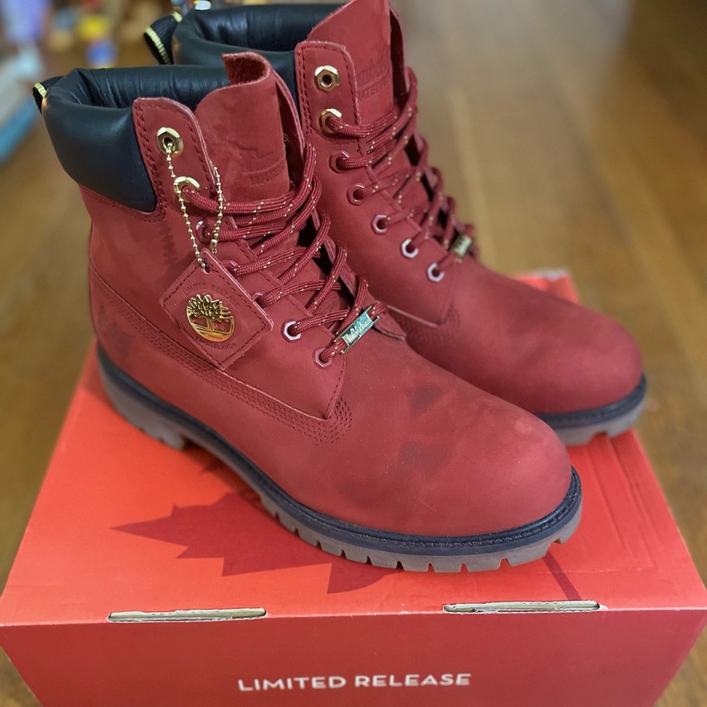 Timberlands- Exclusive Canadian Red- Size 11- OG Box,  Tags, and extra laces.